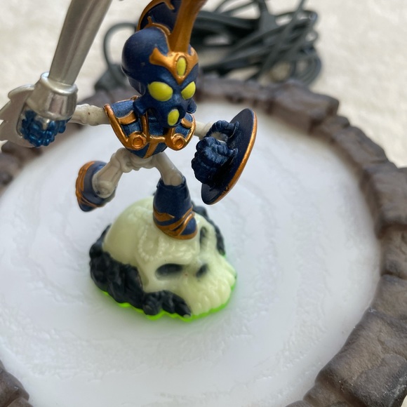 Skylander And Characters Bundle - Picture 9 of 16
